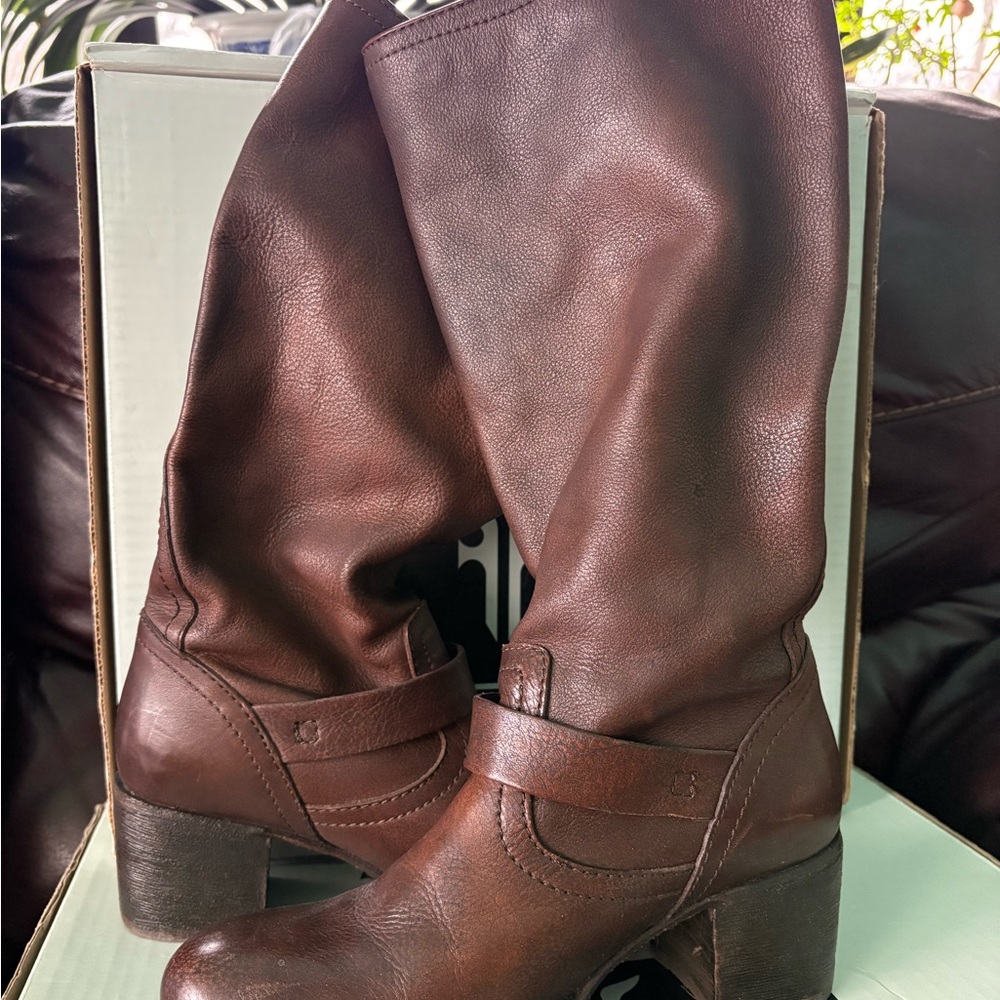 Frye Dark Brown Leather Heeled Boots size 8 women - Picture 2 of 7